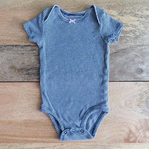 🧸 SALE! (5 for $15, 8 for $22, 12 for $30) Carter’s bodysuit 6m dark grey stripe